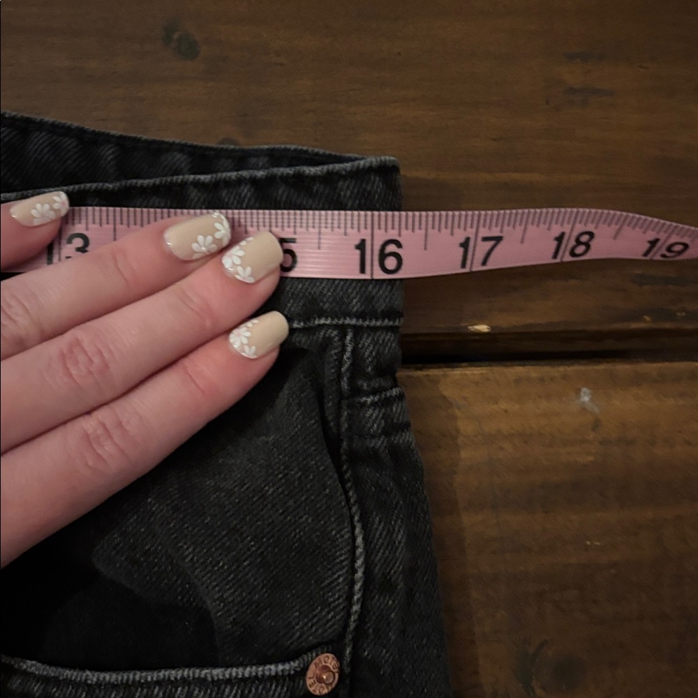 Motel Women’s Black Relaxed Straight-Leg Jeans - Picture 6 of 7